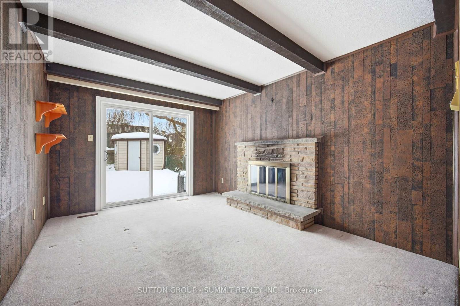 506 Petticoat Lane, Pickering, ON - Indoor With Fireplace