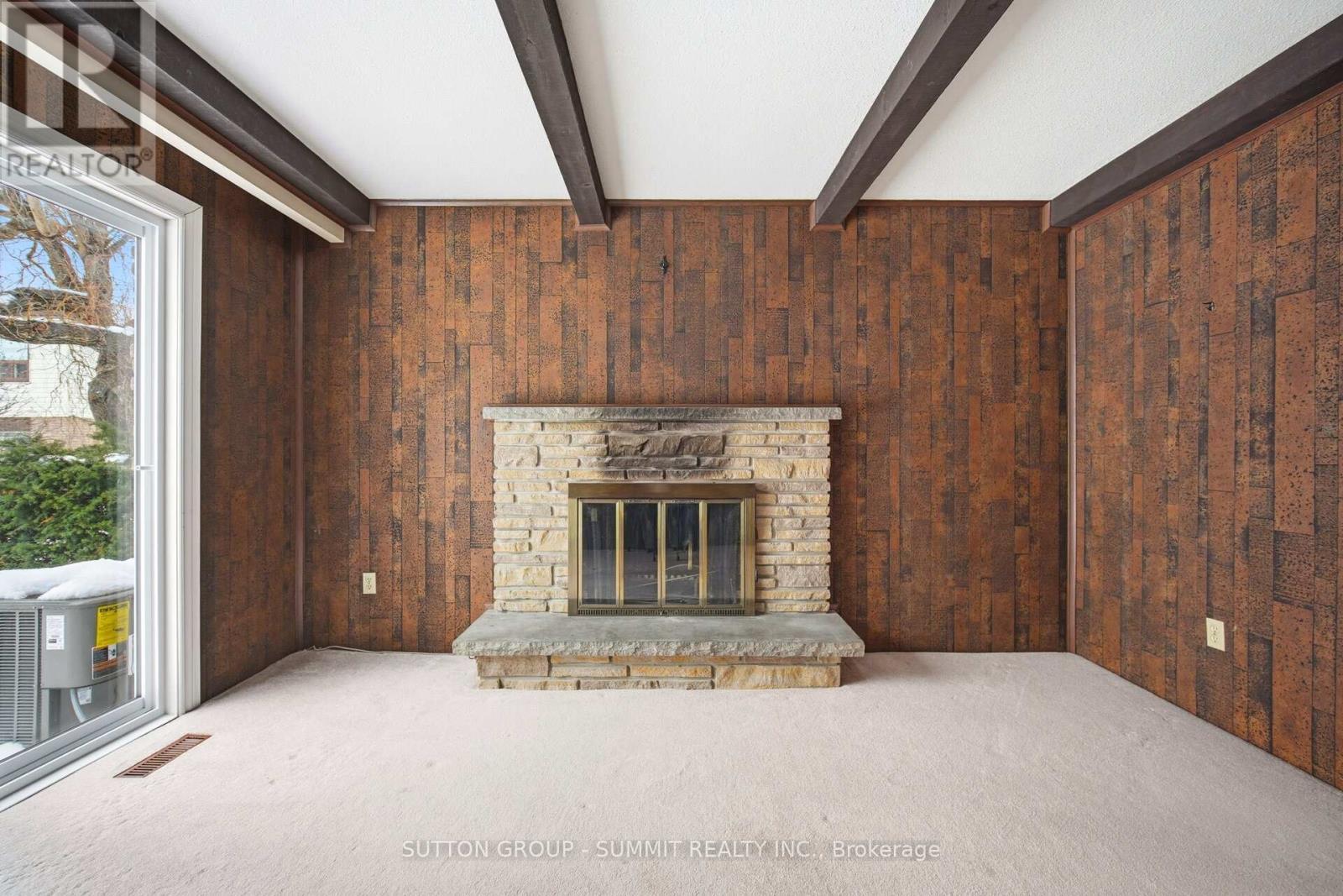 506 Petticoat Lane, Pickering, ON - Indoor With Fireplace