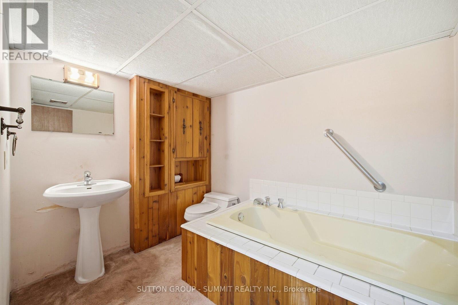 506 Petticoat Lane, Pickering, ON - Indoor Photo Showing Bathroom