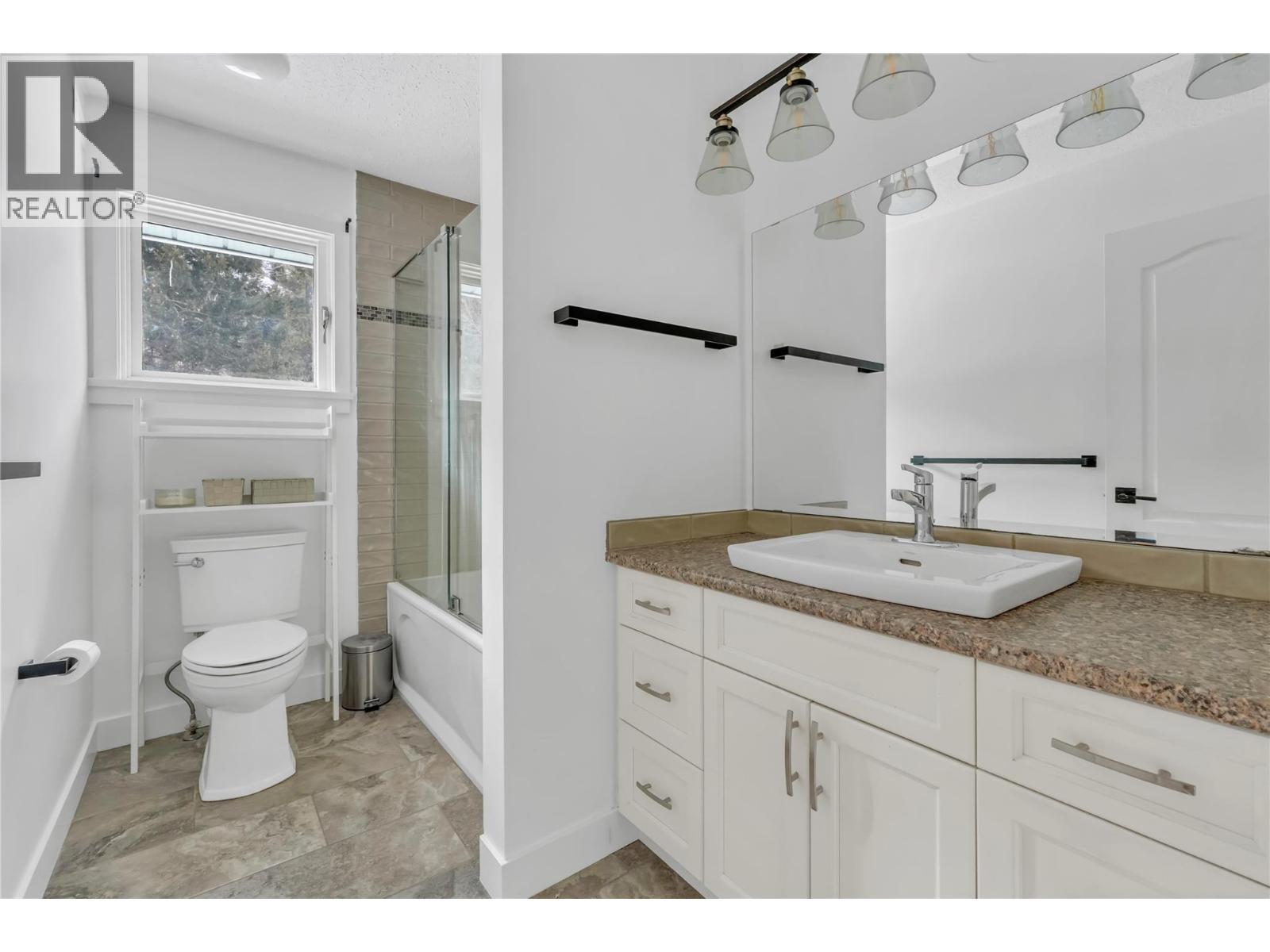 1086 Seven Mile Road, Princeton, BC - Indoor Photo Showing Bathroom