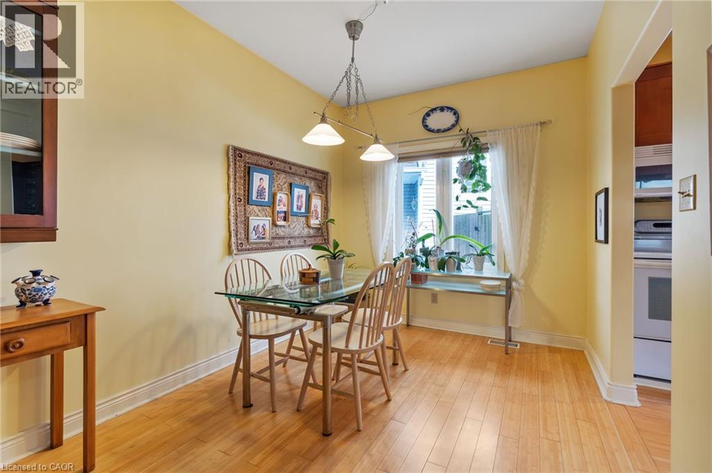 5114 Meadowood Lane, Beamsville, ON - Indoor Photo Showing Dining Room