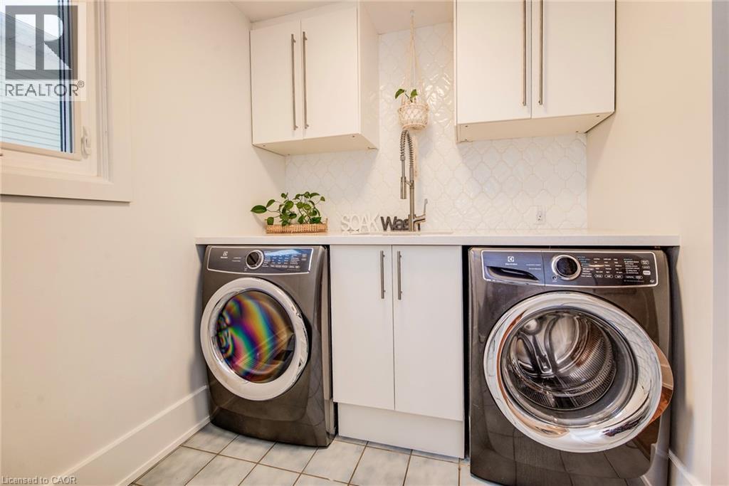 89 Biehn Drive, Kitchener, ON - Indoor Photo Showing Laundry Room