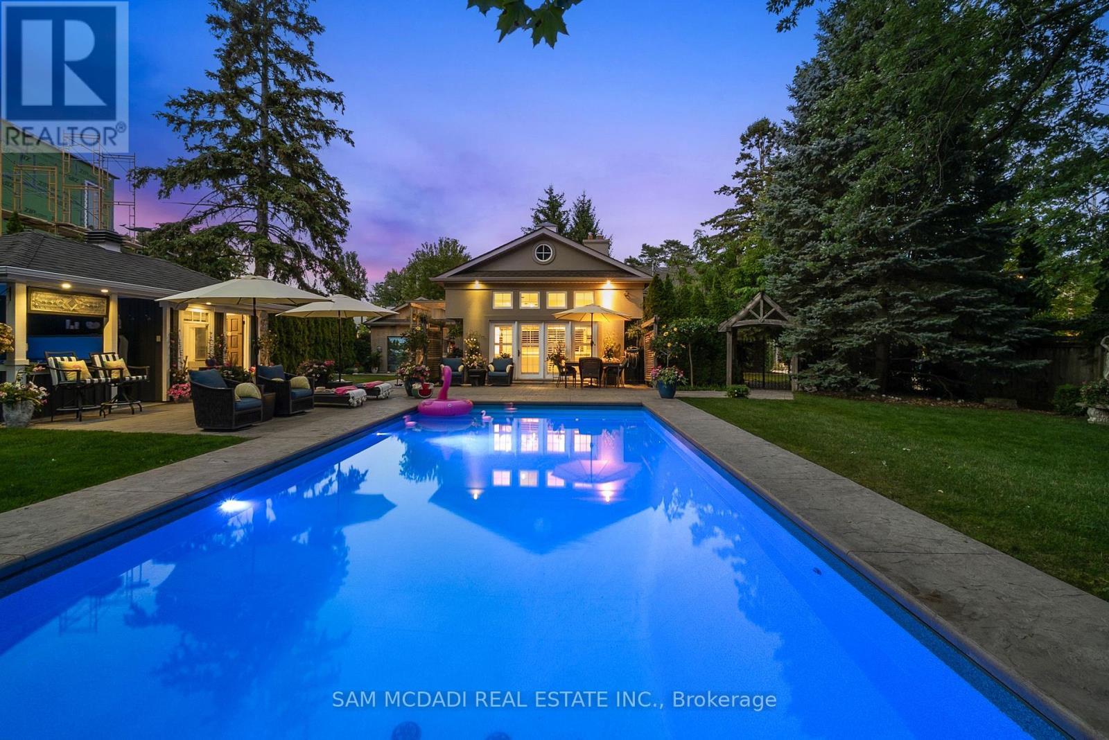 1522 Glenhill Crescent, Mississauga, ON - Outdoor With In Ground Pool With Deck Patio Veranda With Backyard