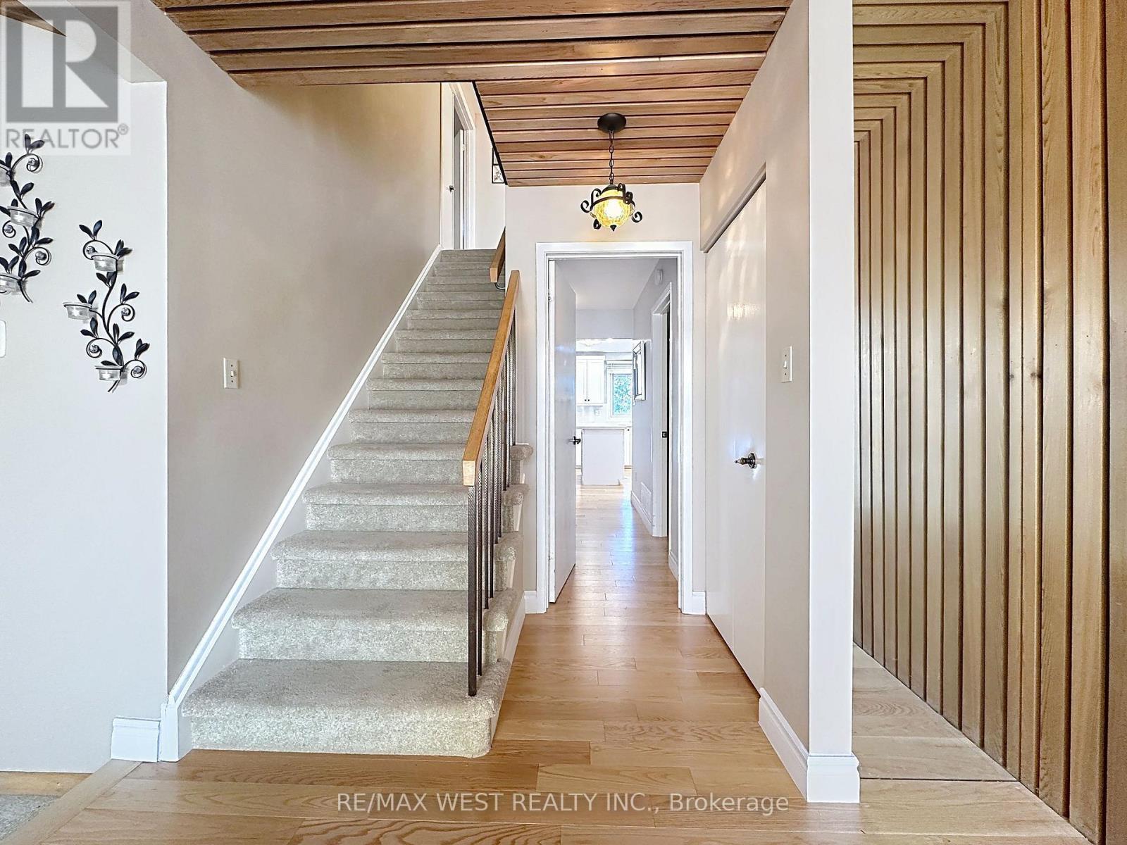 20 Foxwood Grove, Toronto, ON - Indoor Photo Showing Other Room