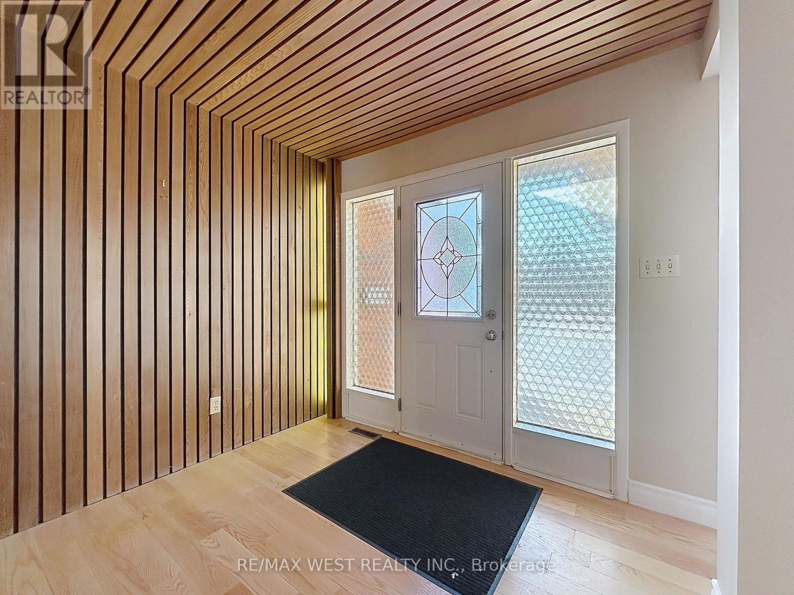 20 Foxwood Grove, Toronto, ON - Indoor Photo Showing Other Room