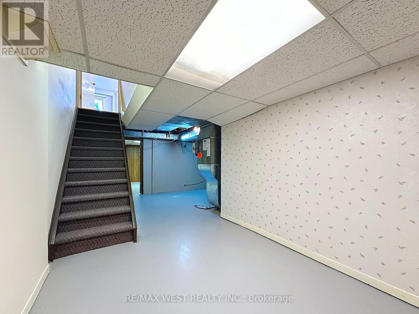 20 Foxwood Grove, Toronto, ON - Indoor Photo Showing Other Room