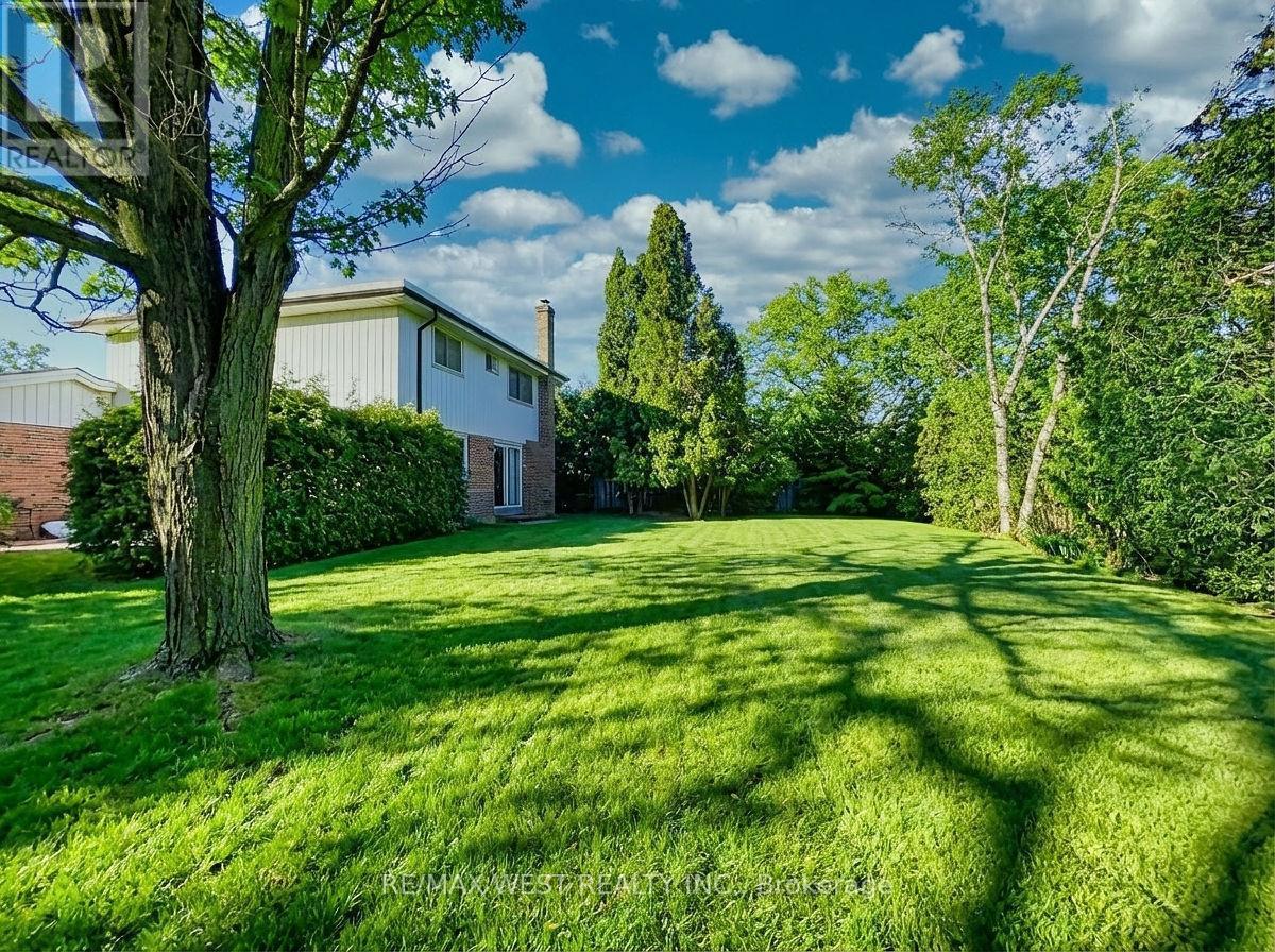 20 Foxwood Grove, Toronto, ON - Outdoor