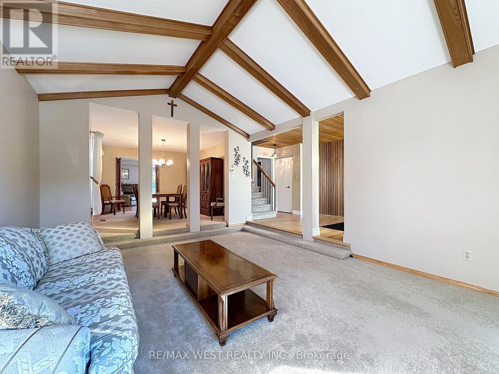 20 Foxwood Grove, Toronto, ON - Indoor