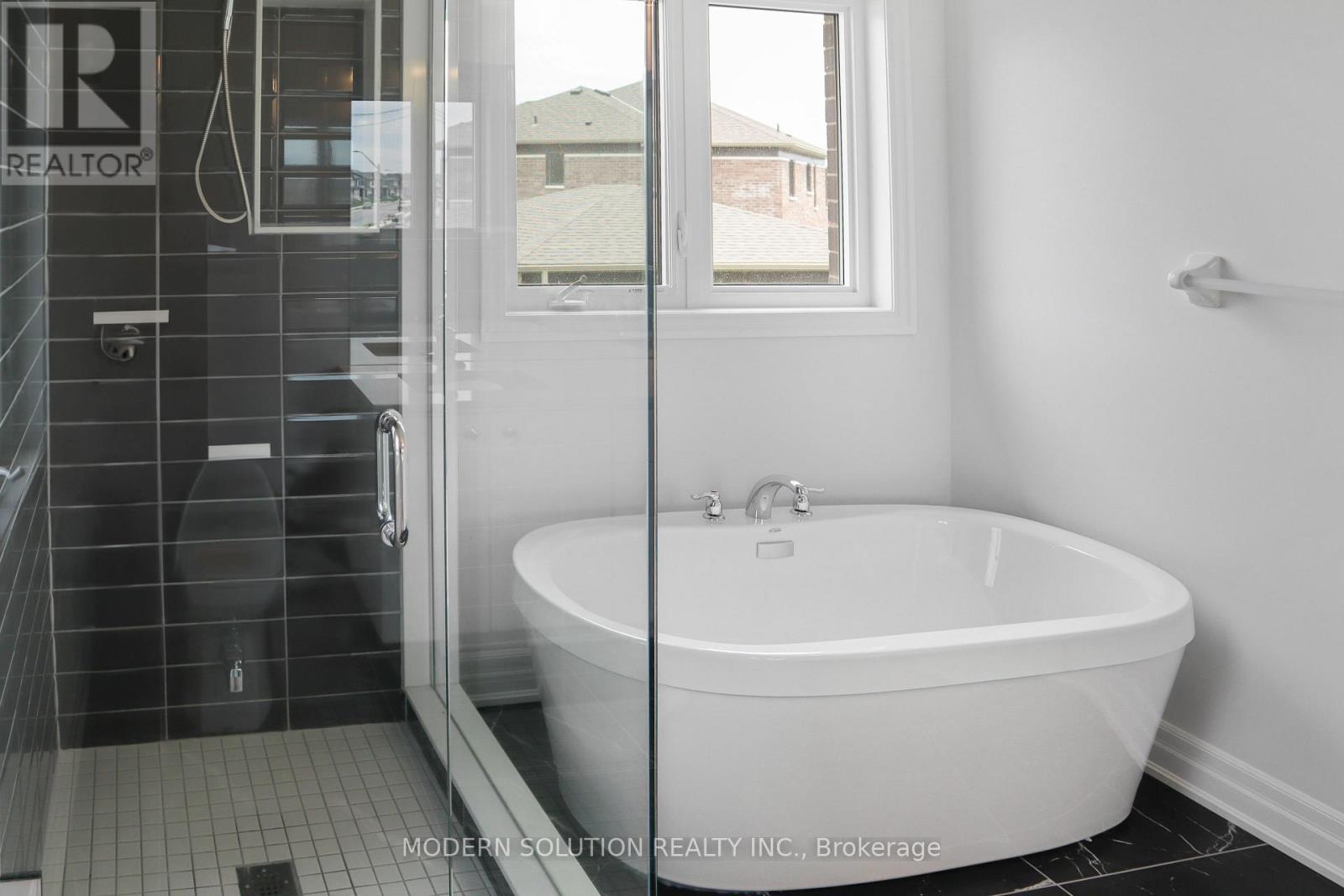 58 Del Ray Crescent, Wasaga Beach, ON - Indoor Photo Showing Bathroom