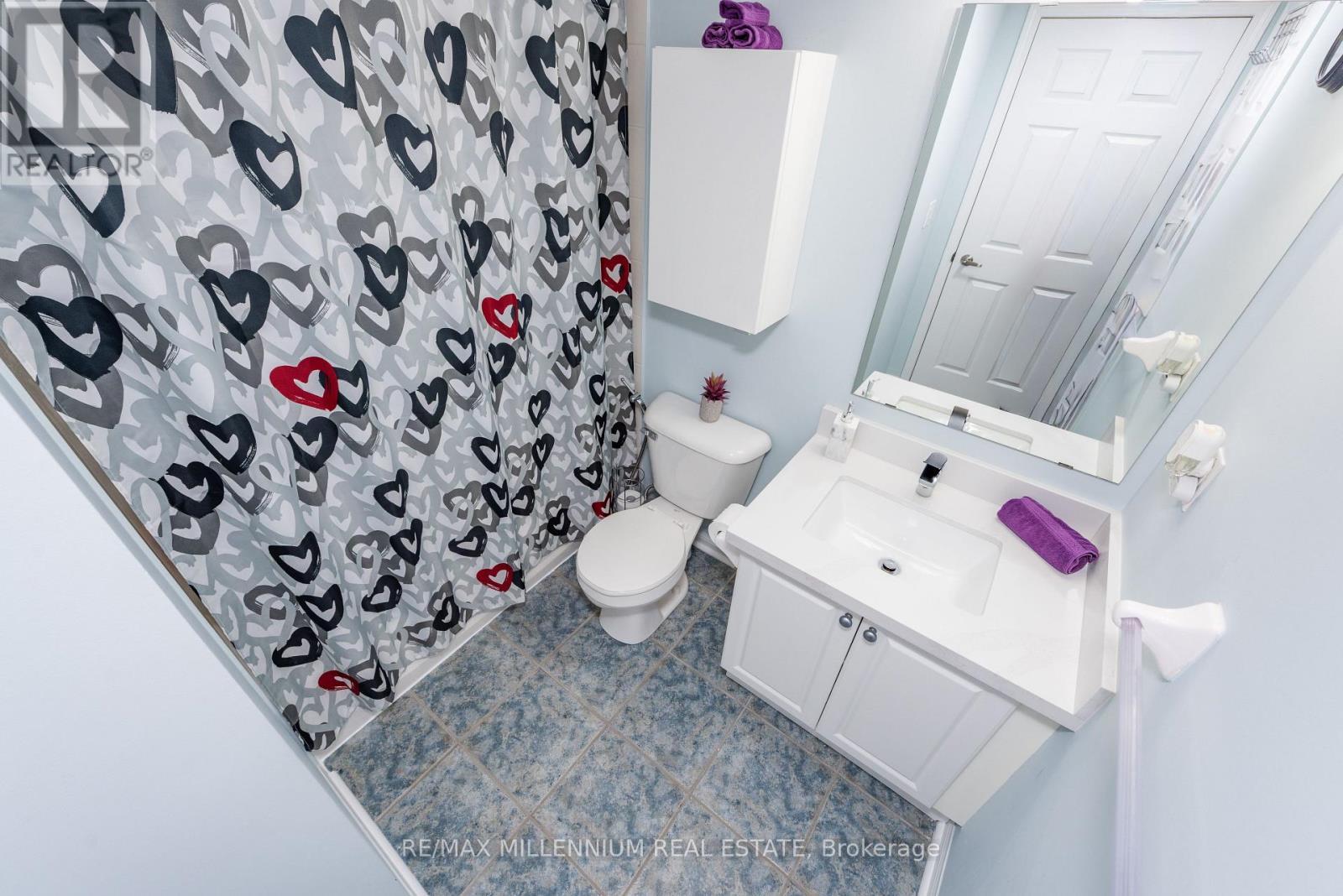 1034 - 3045 Finch Avenue E, Toronto, ON - Indoor Photo Showing Bathroom