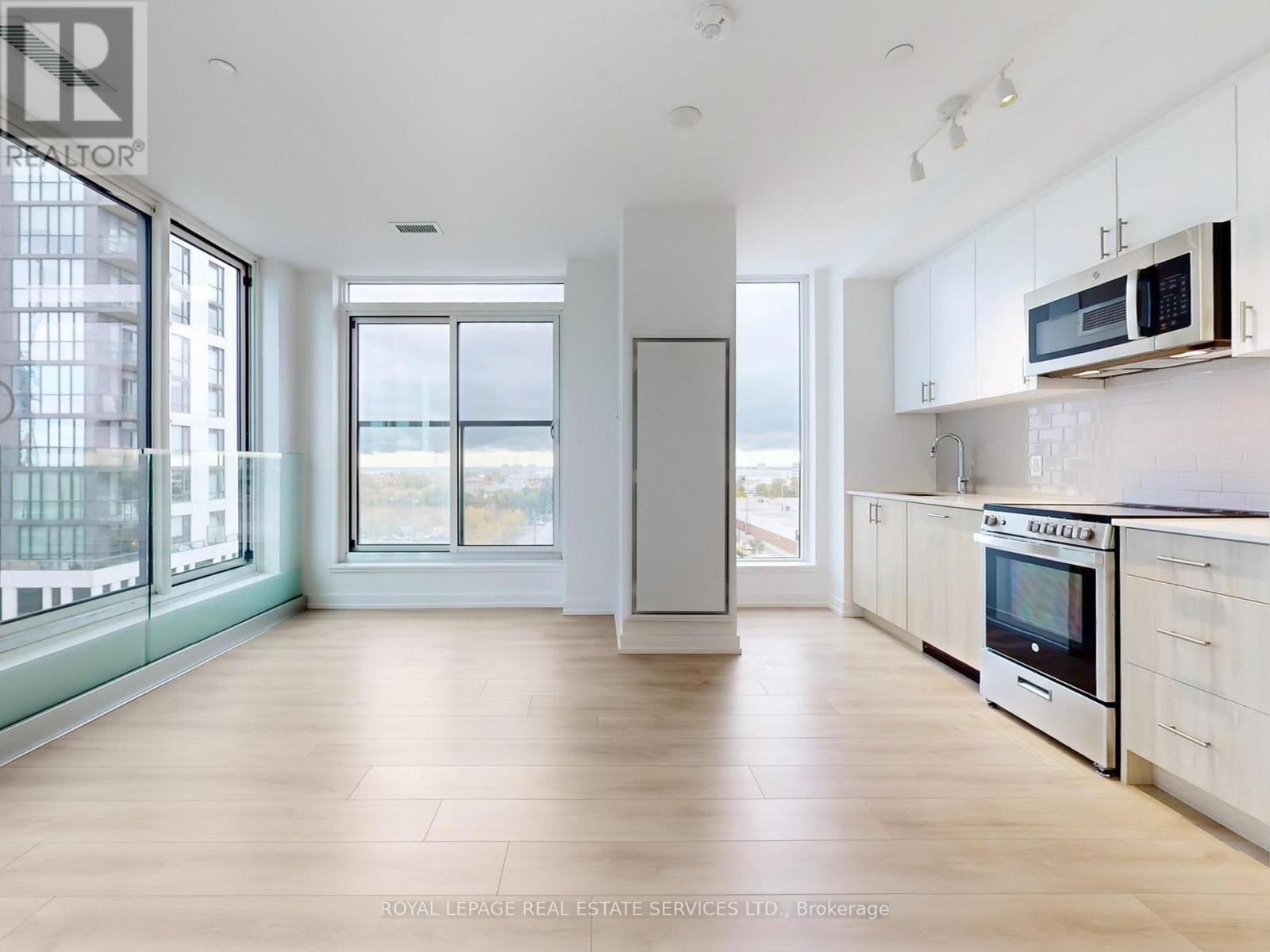 614 - 1195 The Queensway, Toronto, ON - Indoor Photo Showing Kitchen