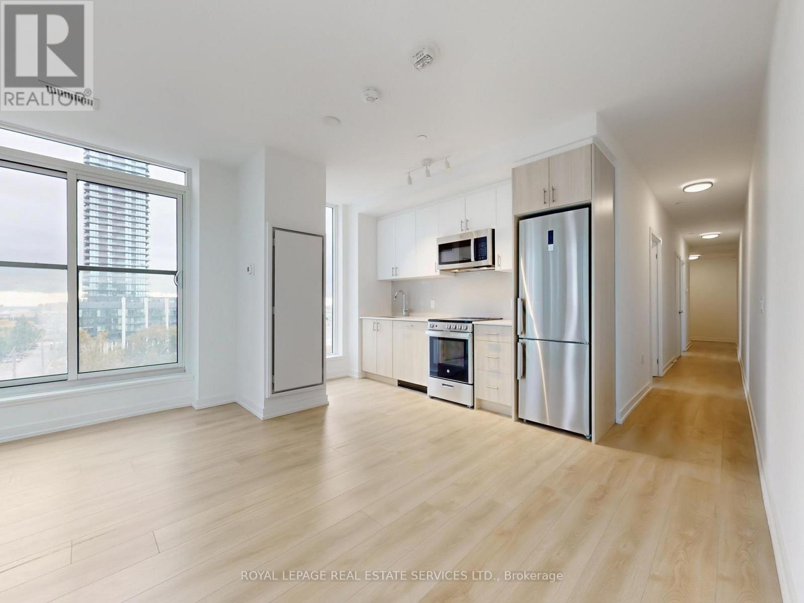 614 - 1195 The Queensway, Toronto, ON - Indoor Photo Showing Kitchen