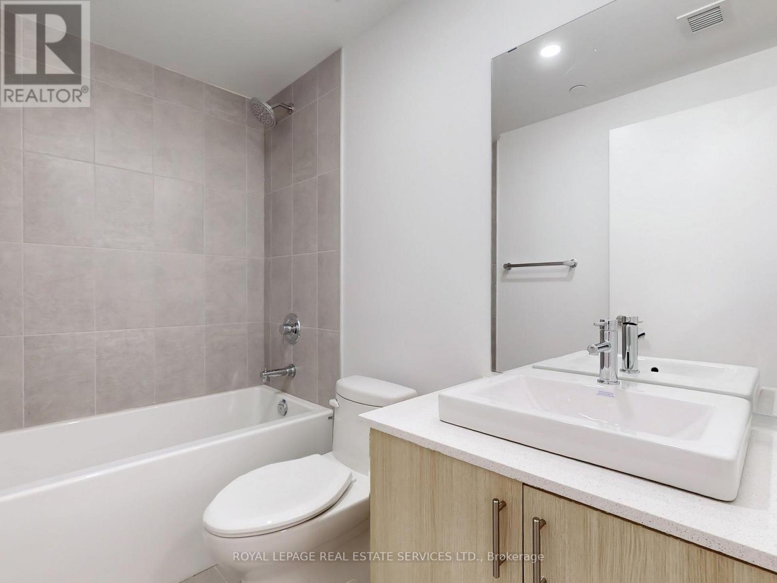 614 - 1195 The Queensway, Toronto, ON - Indoor Photo Showing Bathroom