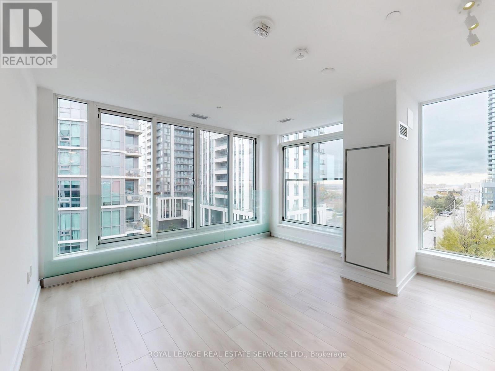 614 - 1195 The Queensway, Toronto, ON - Indoor Photo Showing Other Room