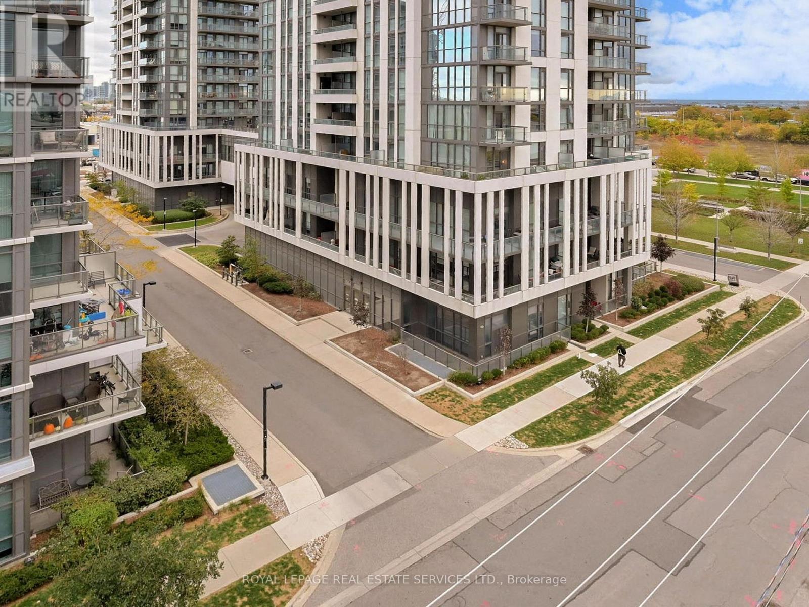 614 - 1195 The Queensway, Toronto, ON - Outdoor With Balcony