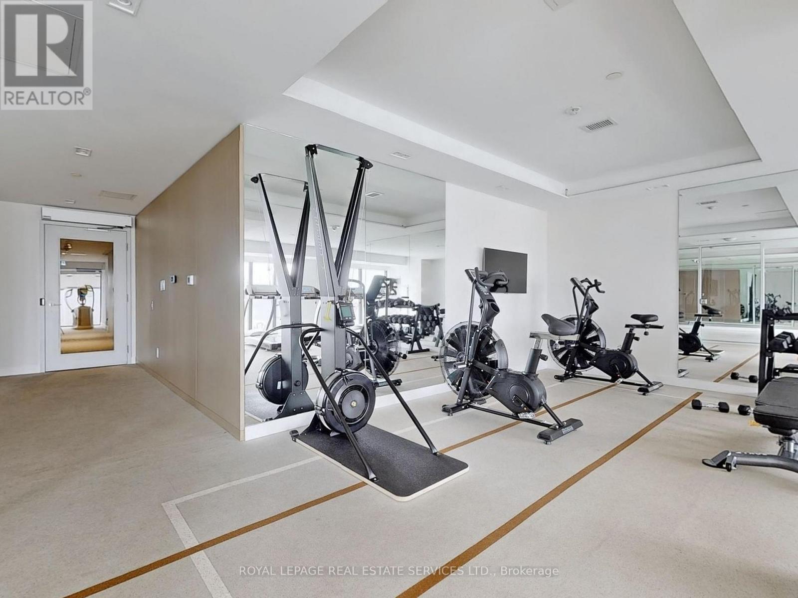 614 - 1195 The Queensway, Toronto, ON - Indoor Photo Showing Gym Room