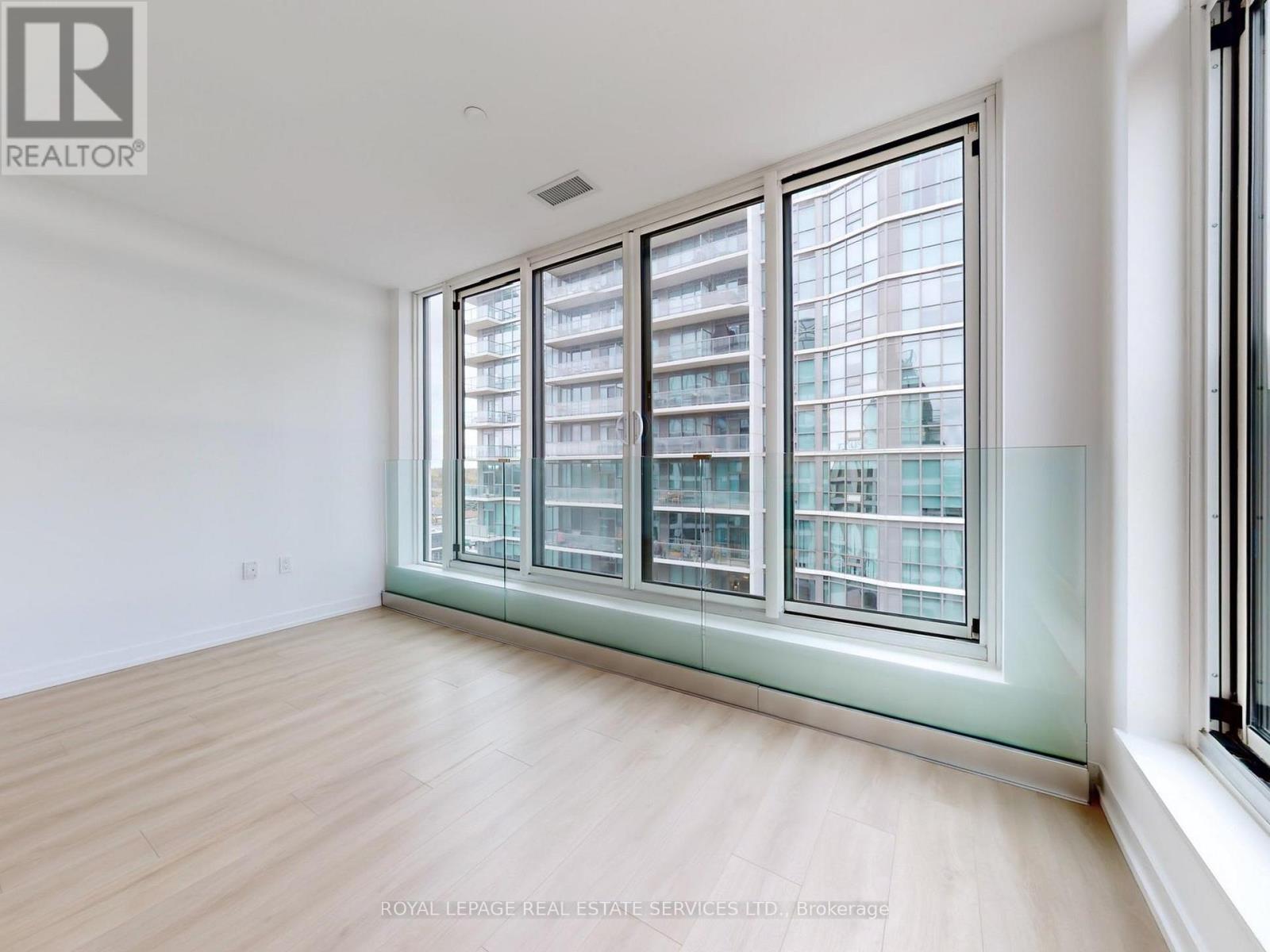 614 - 1195 The Queensway, Toronto, ON - Indoor Photo Showing Other Room