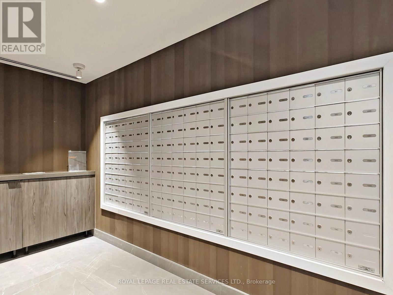 614 - 1195 The Queensway, Toronto, ON - Indoor Photo Showing Other Room