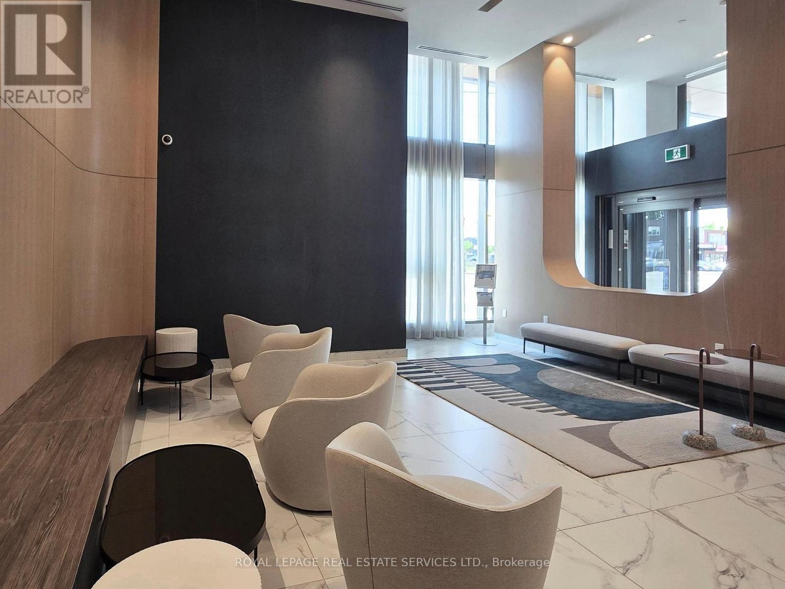 614 - 1195 The Queensway, Toronto, ON - Indoor Photo Showing Other Room