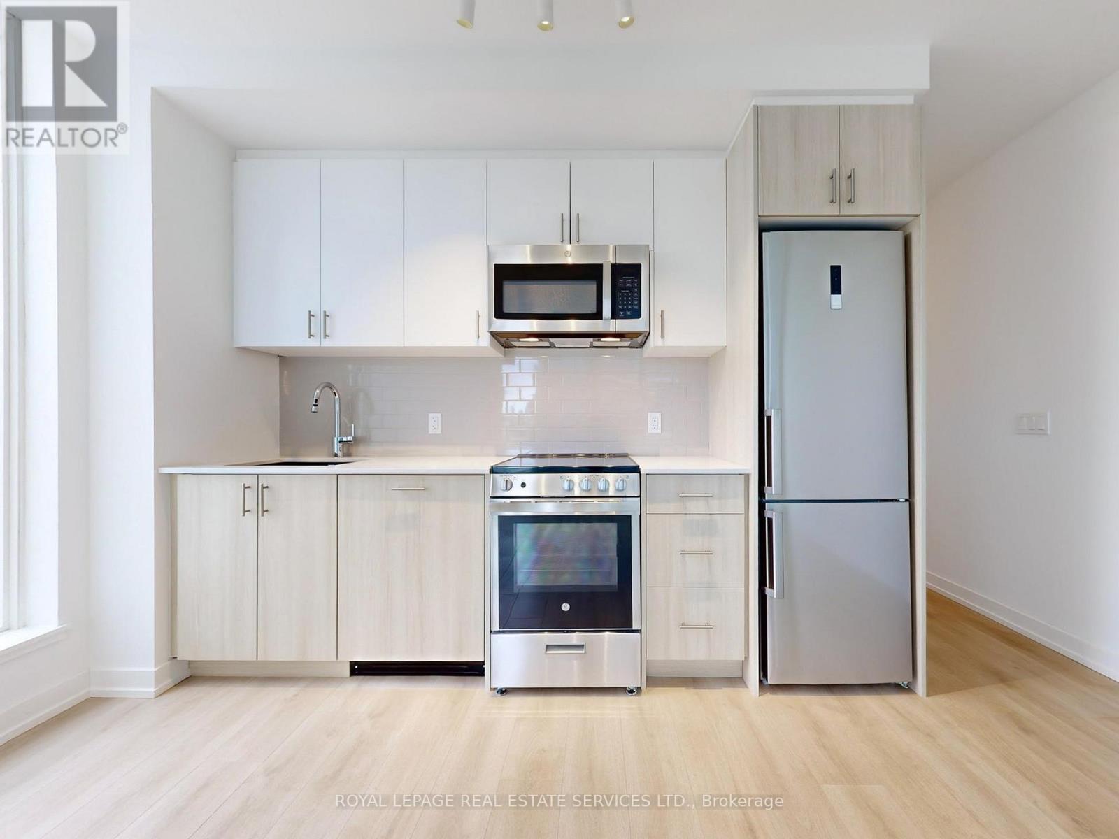 614 - 1195 The Queensway, Toronto, ON - Indoor Photo Showing Kitchen