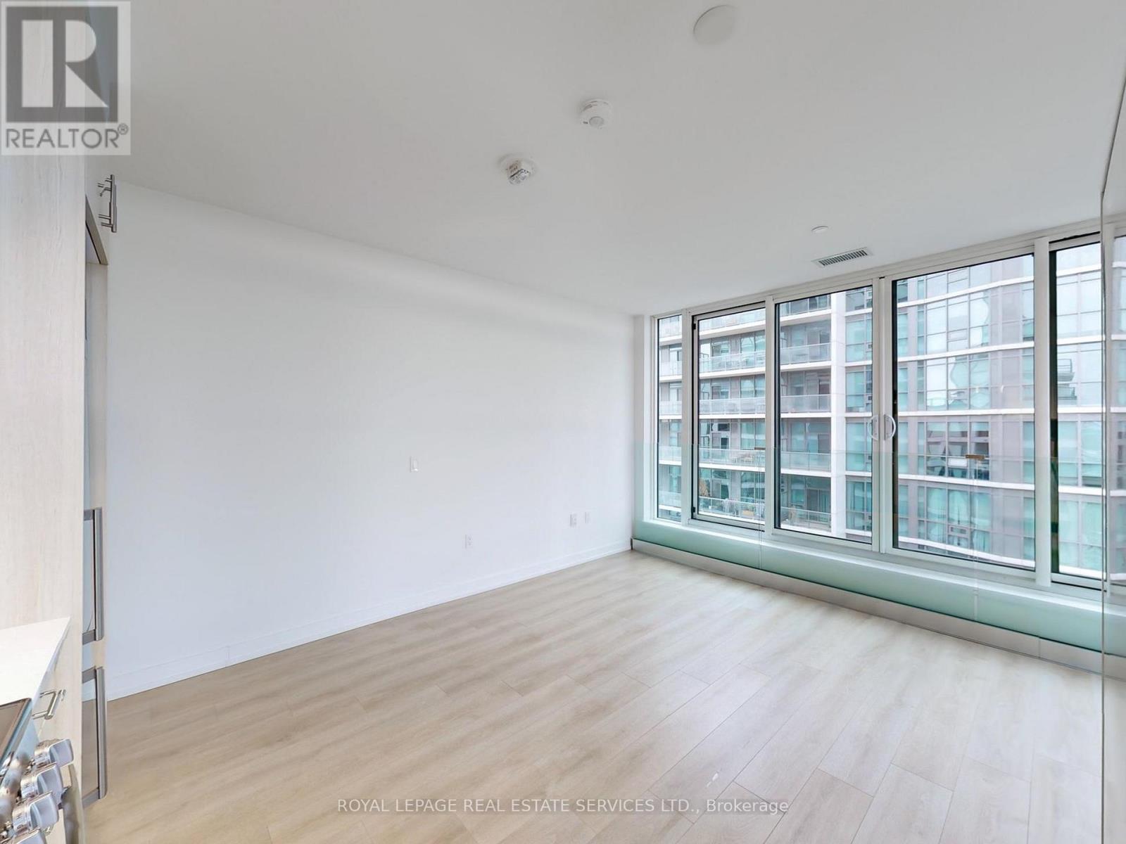 614 - 1195 The Queensway, Toronto, ON - Indoor Photo Showing Other Room