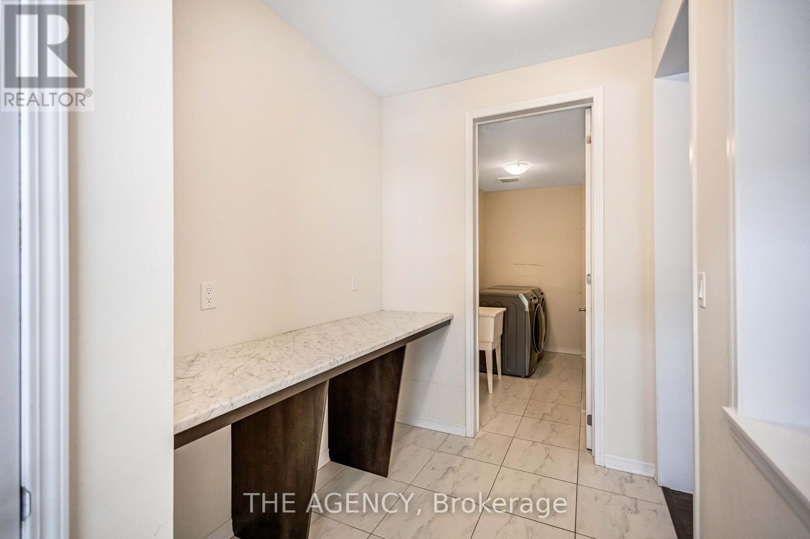 36 Maclachlan Avenue, Haldimand, ON - Indoor Photo Showing Other Room