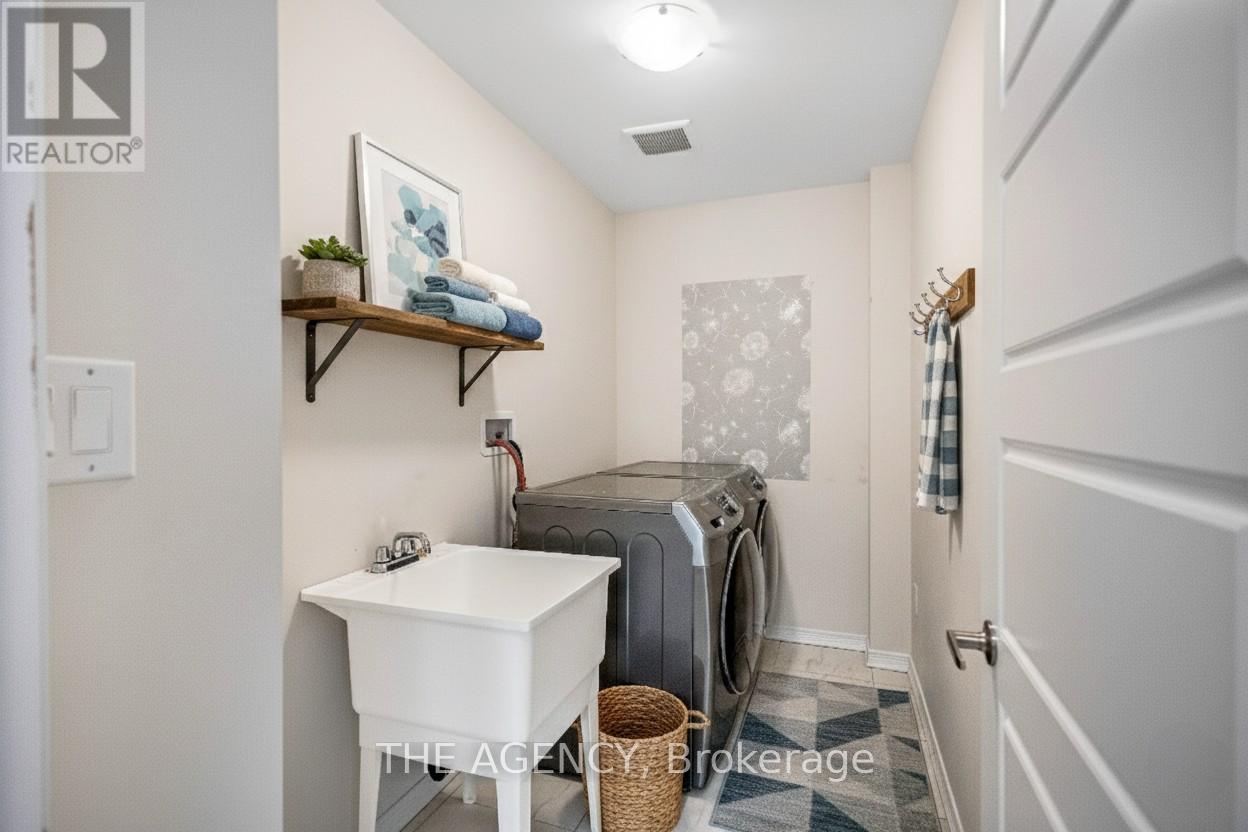 36 Maclachlan Avenue, Haldimand, ON - Indoor Photo Showing Laundry Room