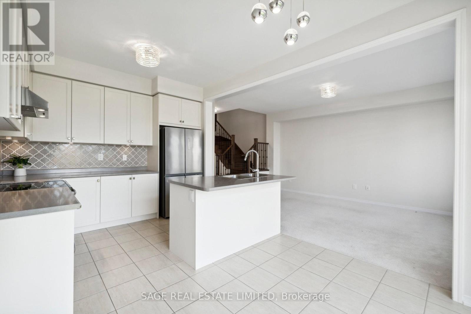 5 Legacy Lane, Thorold, ON - Indoor Photo Showing Kitchen