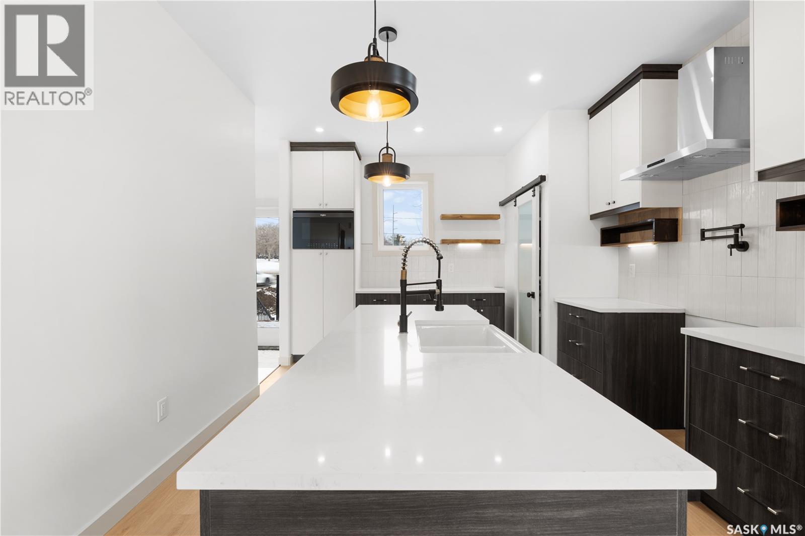426 Empress Street, Saskatoon, SK - Indoor Photo Showing Kitchen With Upgraded Kitchen