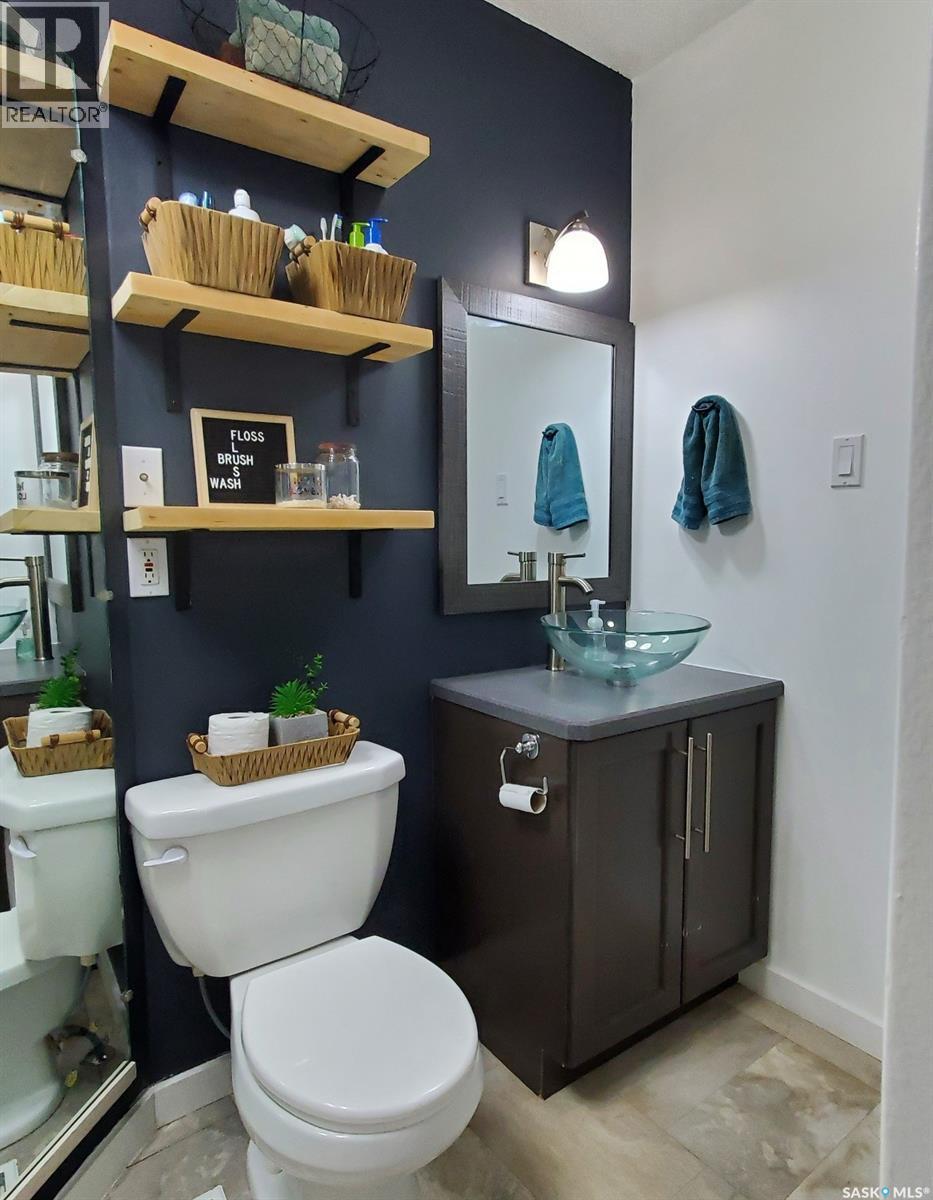 318 Aldridge Street, Bienfait, SK - Indoor Photo Showing Bathroom
