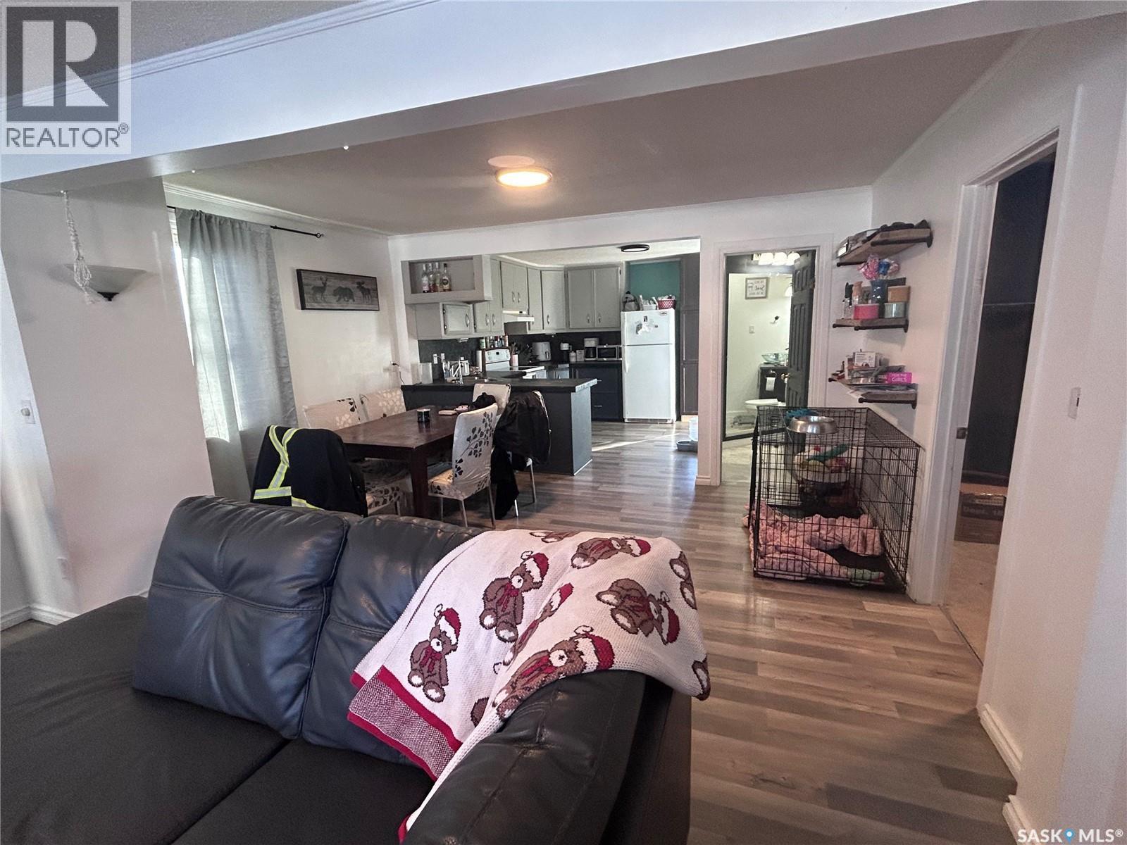 318 Aldridge Street, Bienfait, SK - Indoor