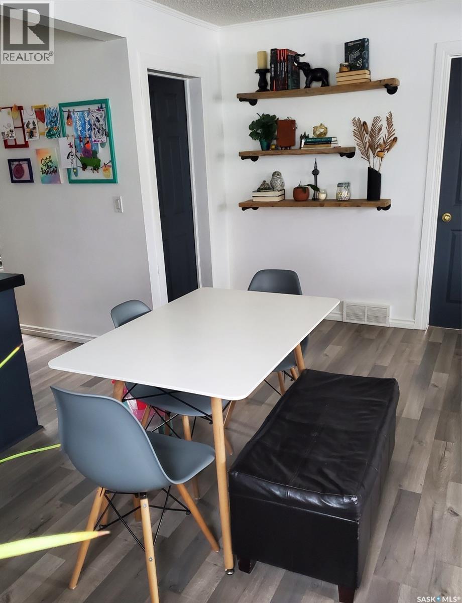 318 Aldridge Street, Bienfait, SK - Indoor