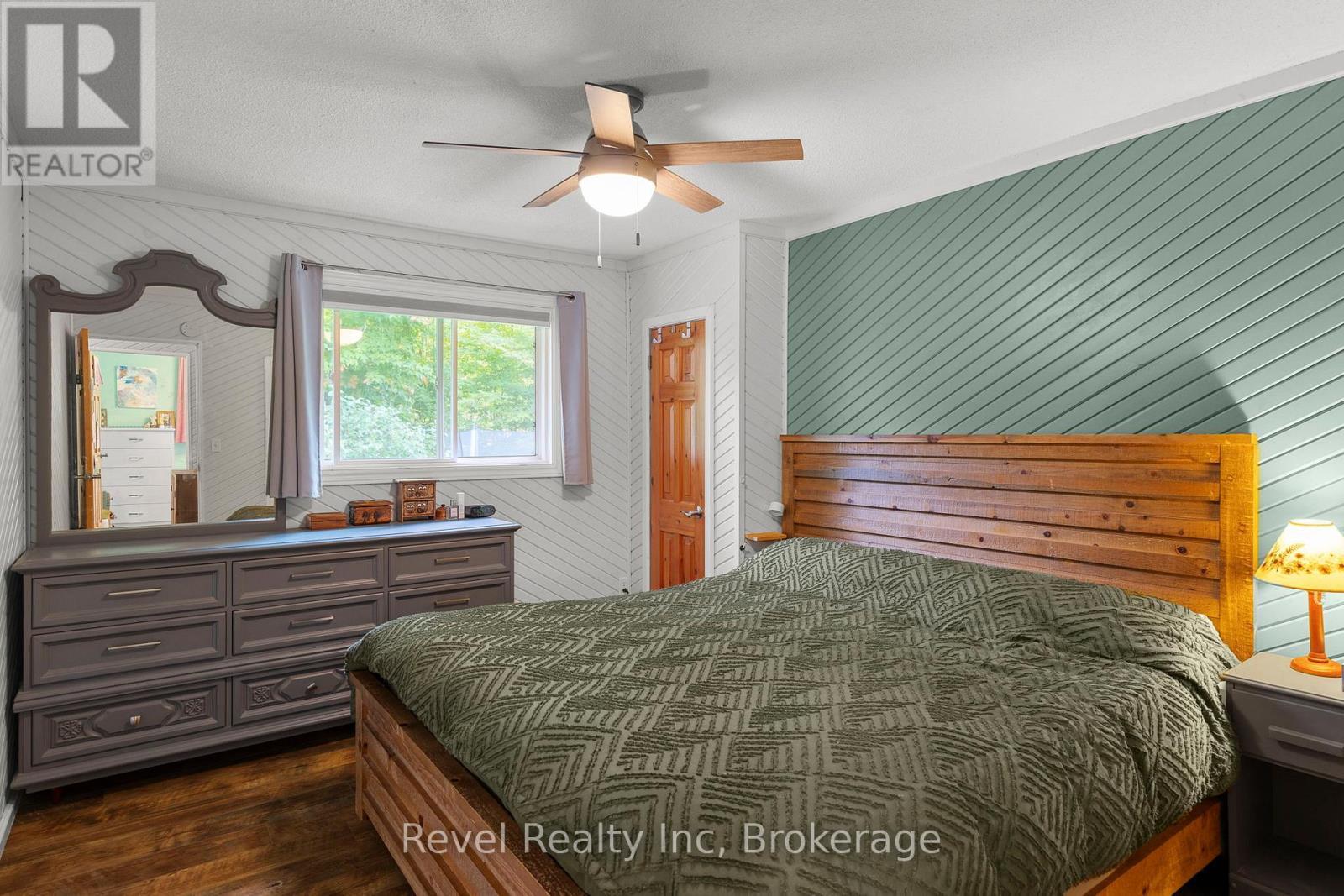 Primary Bedroom - 210 Burnett'S Road, Mckellar, ON - Indoor Photo Showing Bedroom