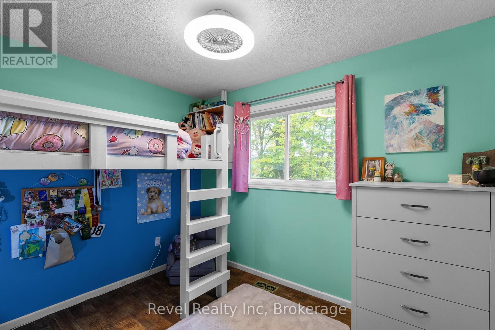 Bedroom 1 - 210 Burnett'S Road, Mckellar, ON - Indoor Photo Showing Other Room