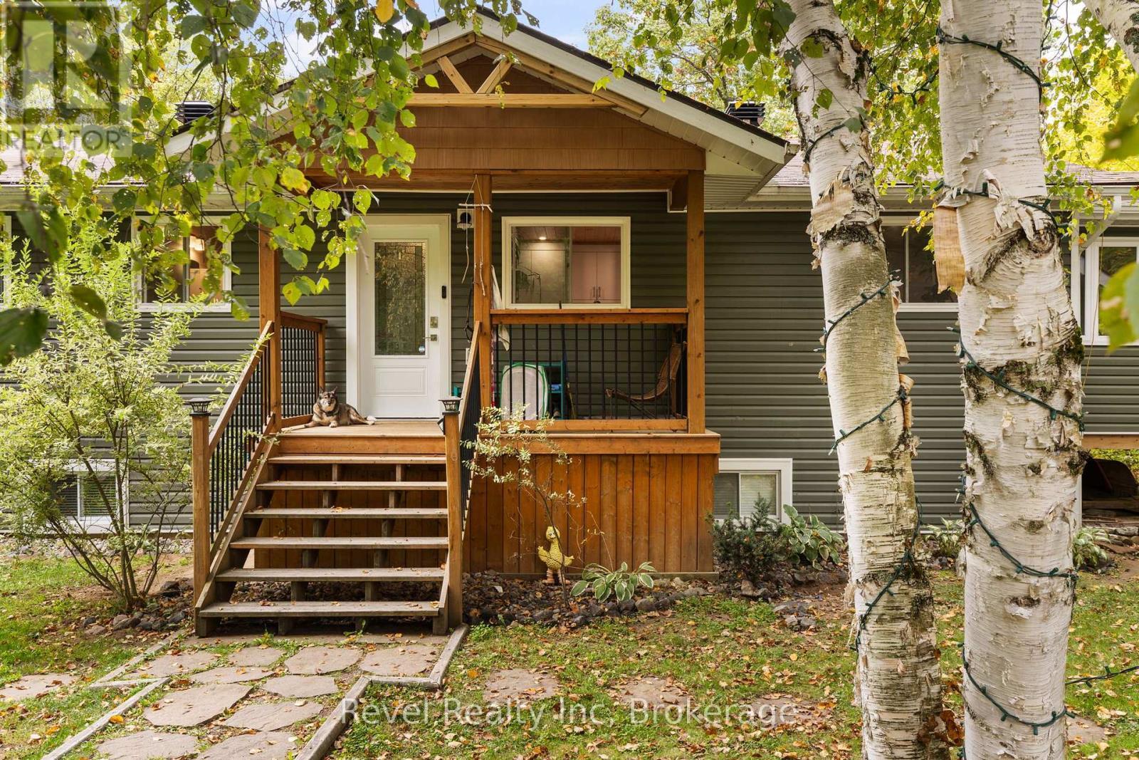 Main Entrance - 210 Burnett'S Road, Mckellar, ON - Outdoor