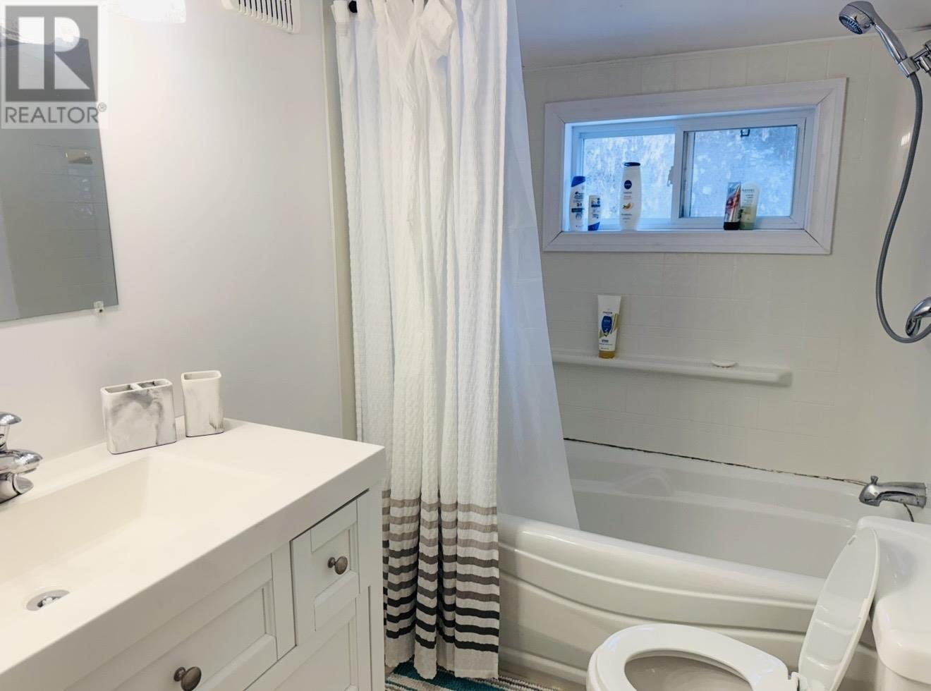 68 Elliott Rd, Sault Ste. Marie, ON - Indoor Photo Showing Bathroom