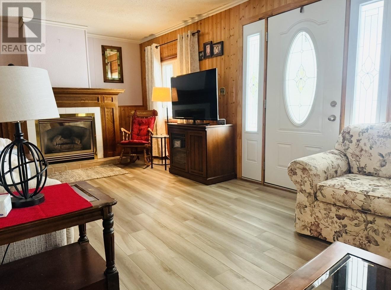 68 Elliott Rd, Sault Ste. Marie, ON - Indoor Photo Showing Living Room With Fireplace