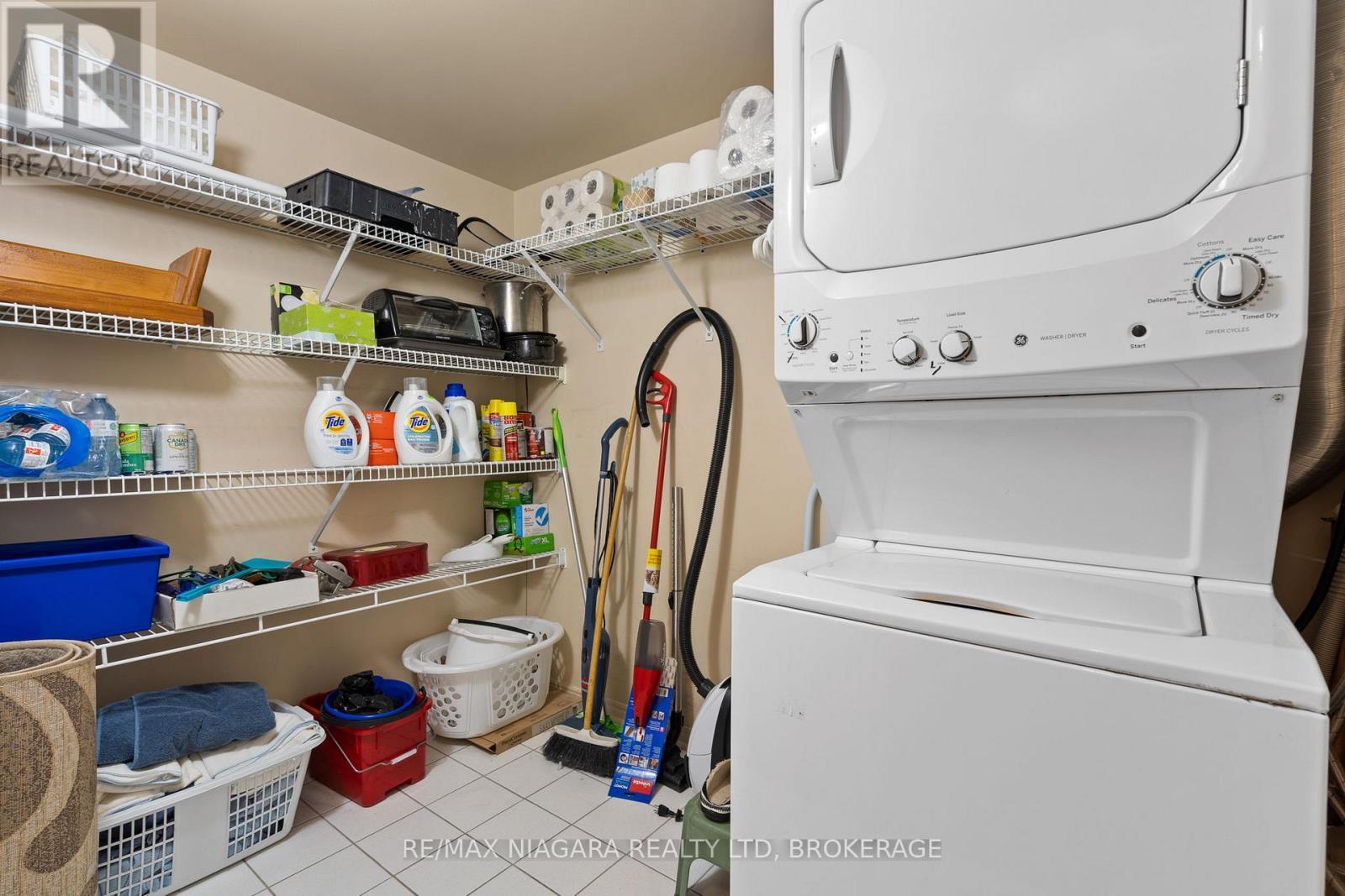 402 - 5100 Dorchester Road, Niagara Falls (Morrison), ON - Indoor Photo Showing Laundry Room