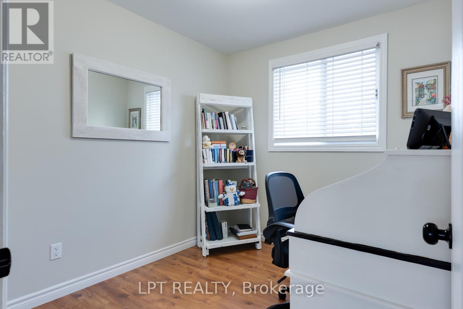 34 Cedar Creek Road, Springwater, ON - Indoor