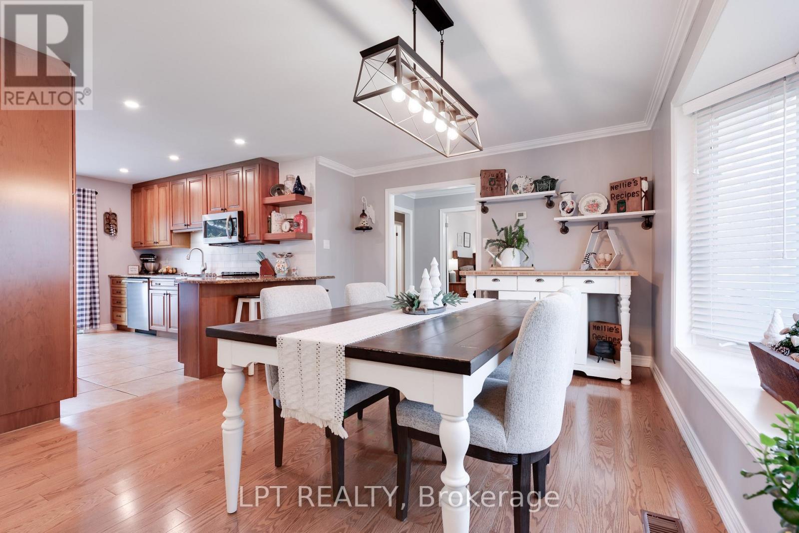 34 Cedar Creek Road, Springwater, ON - Indoor