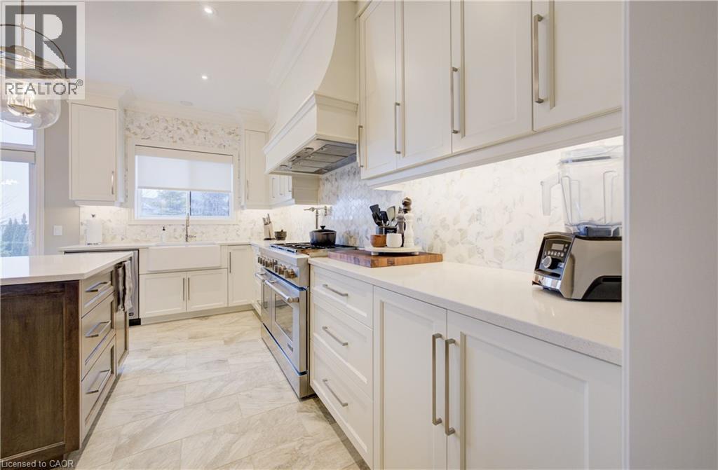 24 Festival Way, Binbrook, ON - Indoor Photo Showing Kitchen With Upgraded Kitchen