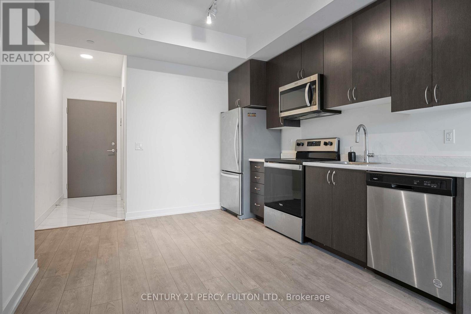 204 - 10 Wilby Crescent, Toronto, ON - Indoor Photo Showing Kitchen With Stainless Steel Kitchen