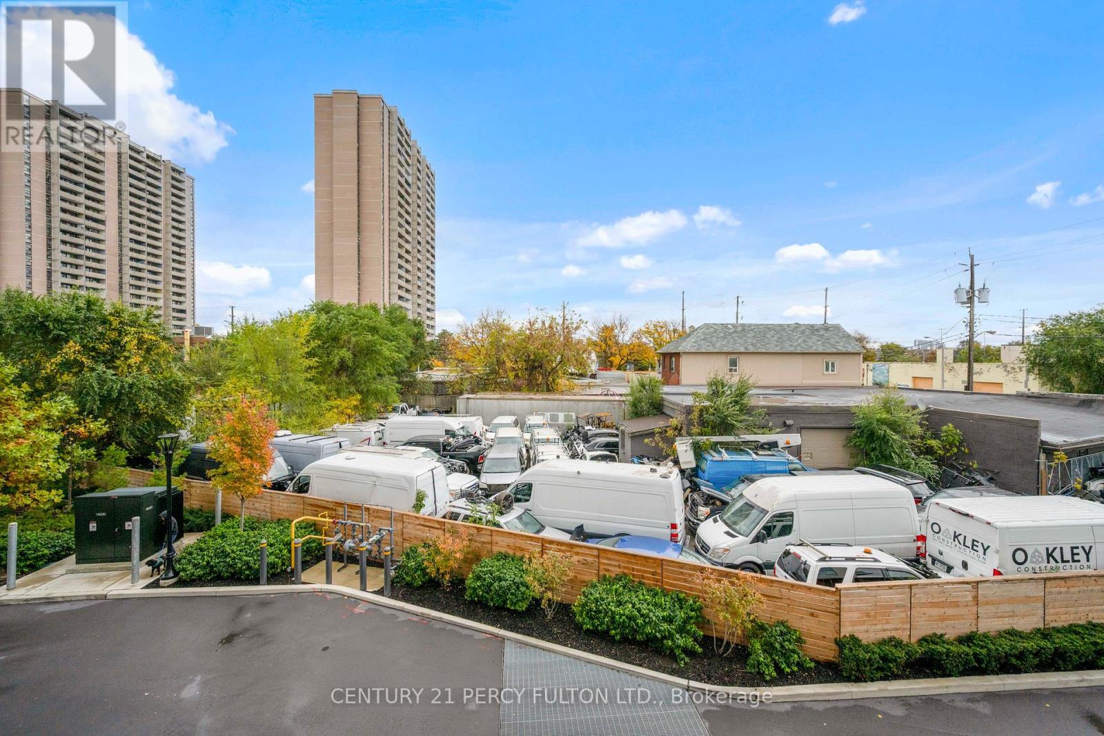 204 - 10 Wilby Crescent, Toronto, ON - Outdoor