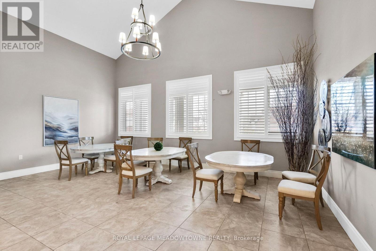 310 - 1470 Main Street E, Milton, ON - Indoor Photo Showing Dining Room