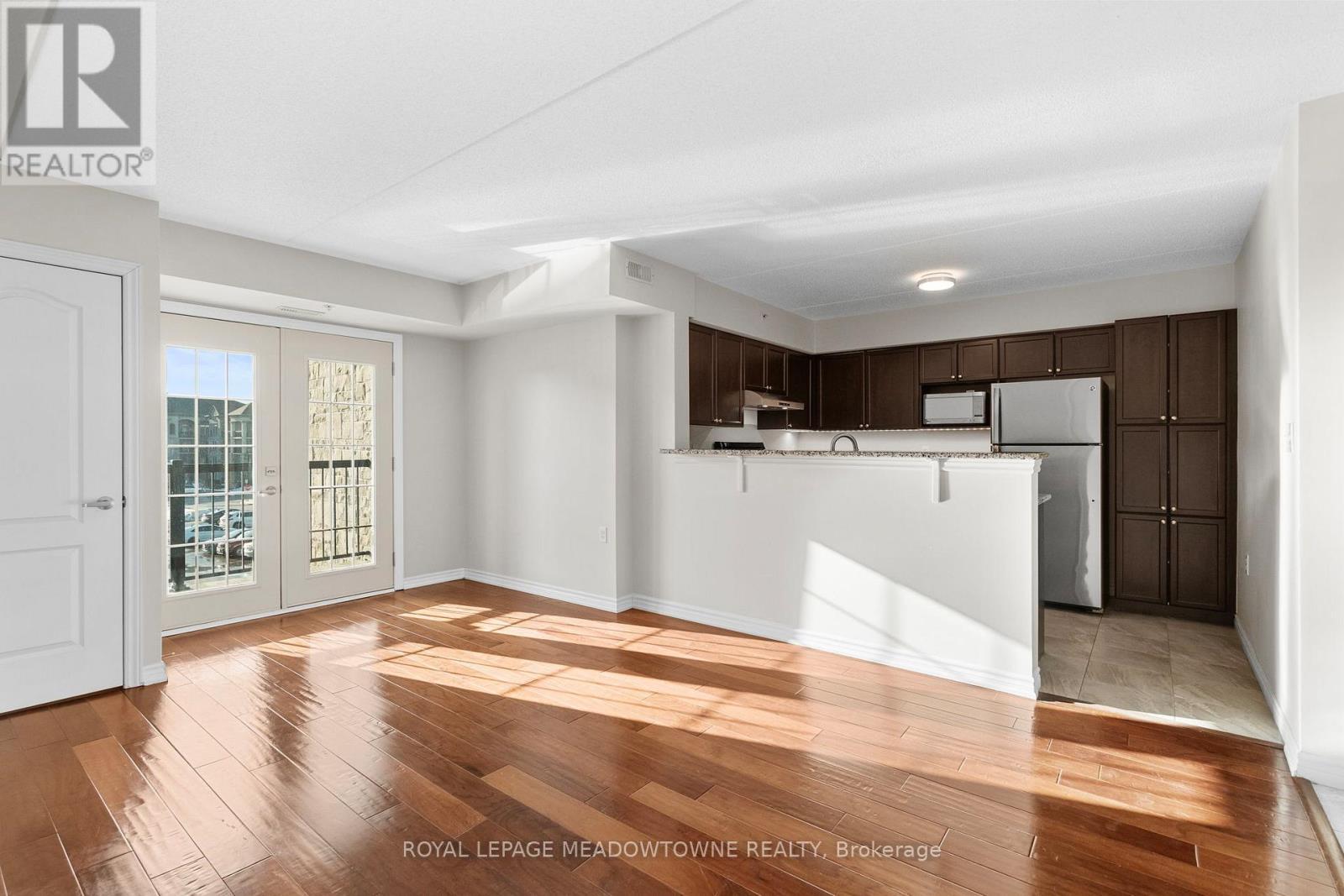310 - 1470 Main Street E, Milton, ON - Indoor Photo Showing Kitchen