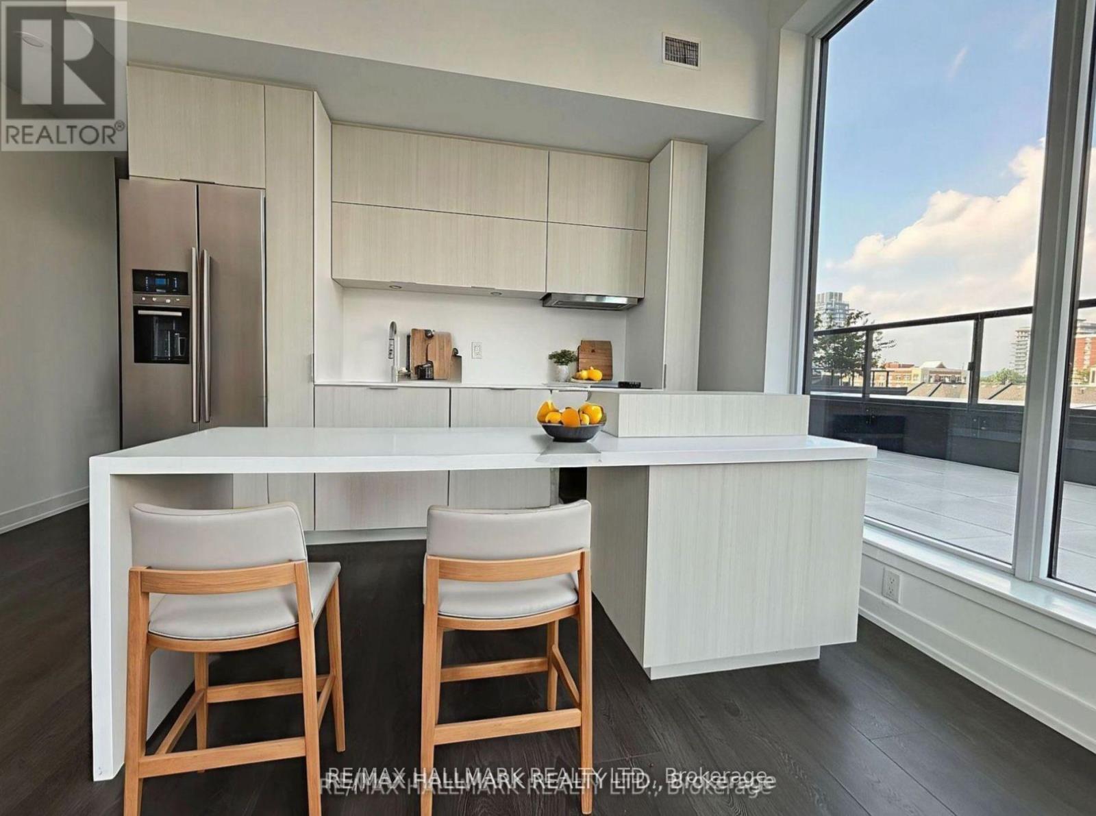 402 - 370 Martha Street, Burlington, ON - Indoor