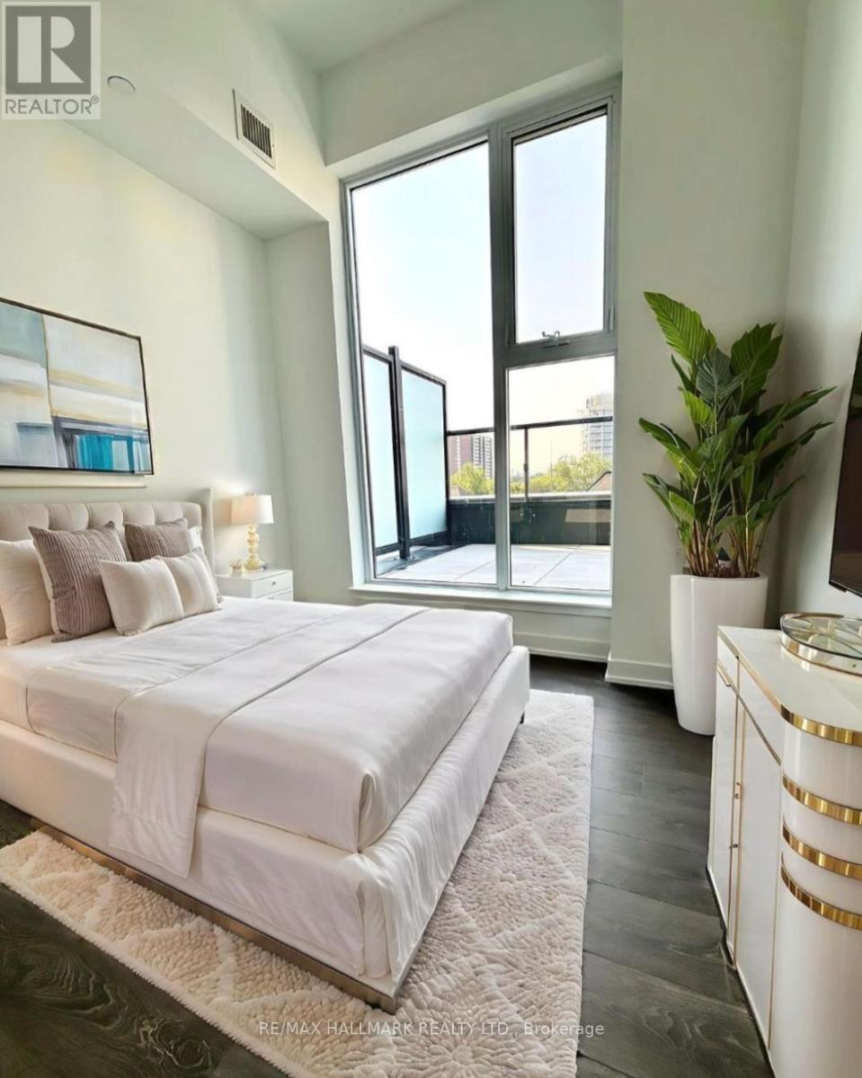 402 - 370 Martha Street, Burlington, ON - Indoor Photo Showing Bedroom