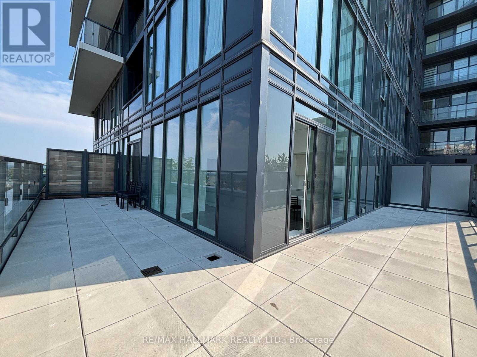 402 - 370 Martha Street, Burlington, ON - Outdoor With Exterior