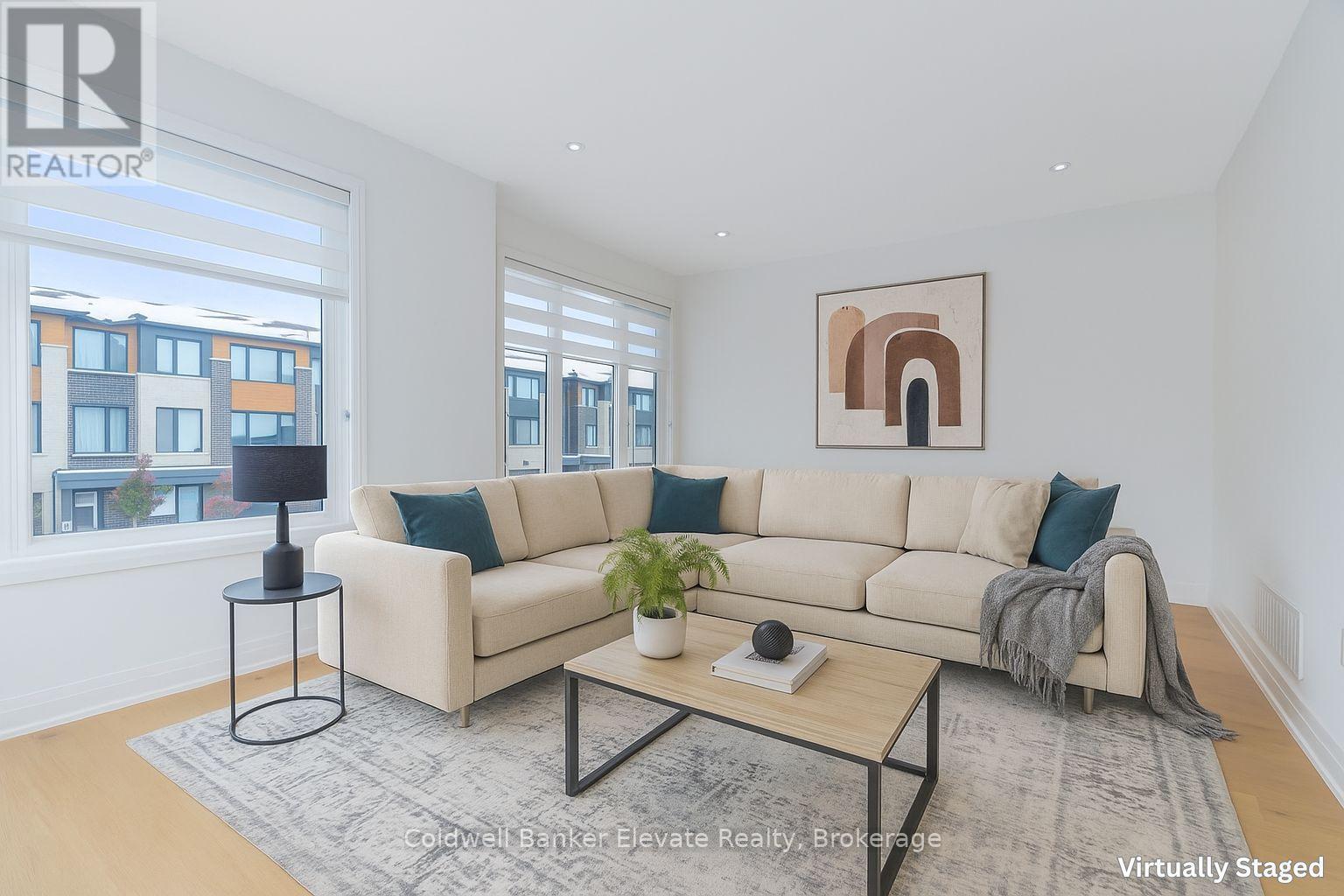 72 Windtree Way, Halton Hills, ON - Indoor Photo Showing Living Room