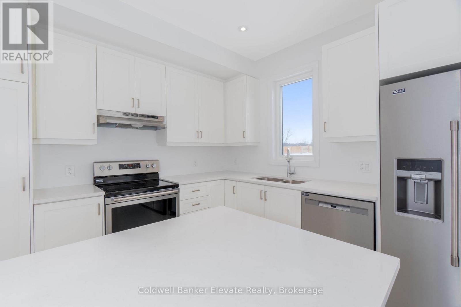72 Windtree Way, Halton Hills, ON - Indoor Photo Showing Kitchen With Double Sink